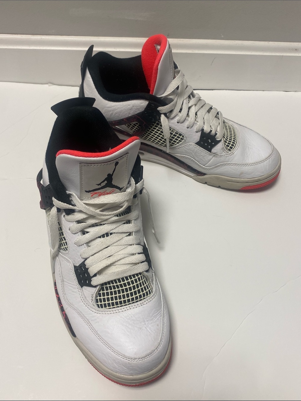 Jordan 4 like new (taking best offer) White and orange